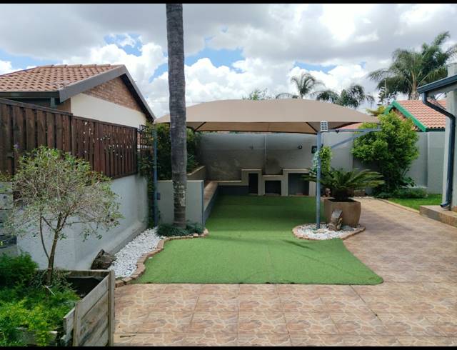 3 BEDROOM HOUSE FOR SALE IN GLEN MARAIS